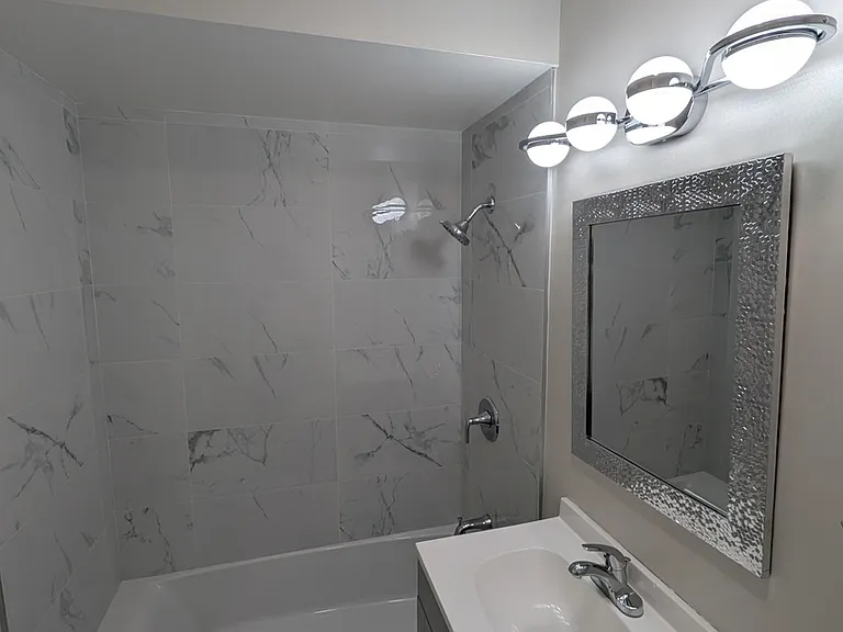 9216 Seymour Ave #2E — Photo 6