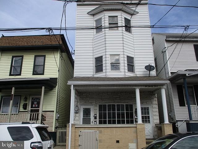 1st image of 223 W 2nd St