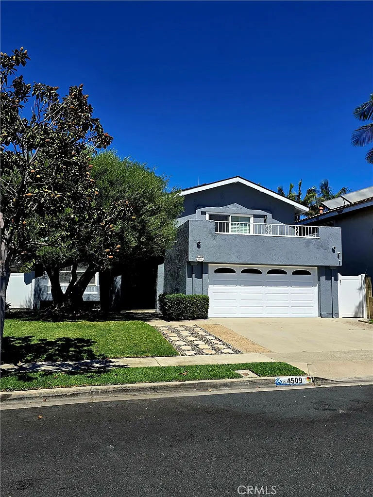 4 bed, 2527 sqft, $6,700 — Photo 1