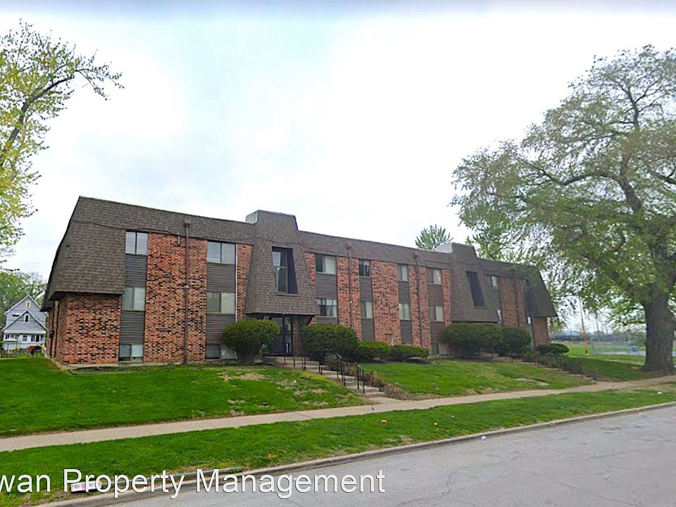 1st image of 1302 S 32nd St