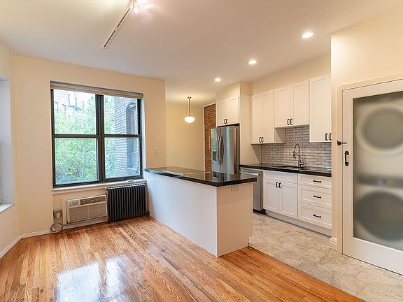 2nd image of 19 Bedford St APT 3