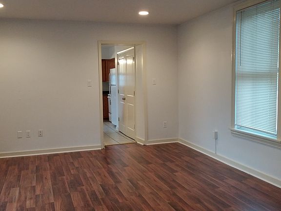 3rd image of 410 S Broad St #8