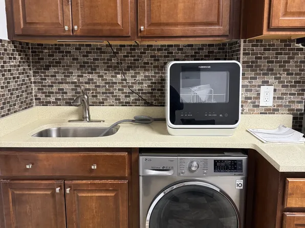 80 North 8th Street image 4 of 15