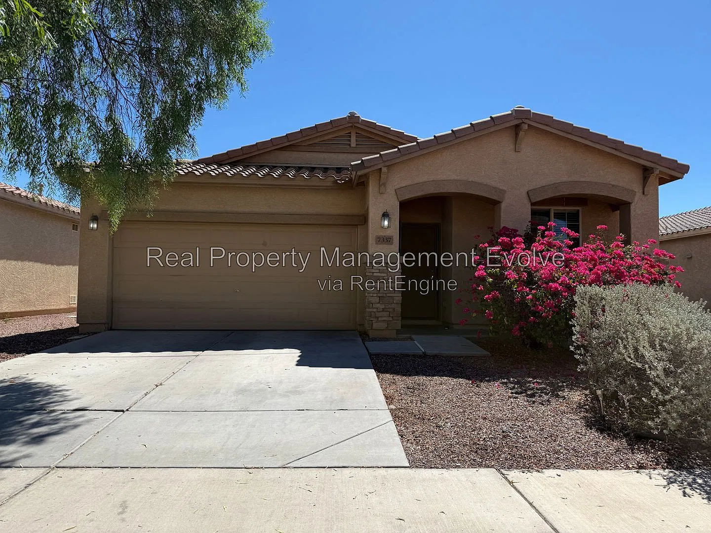 4 bed, 2.0 bath, 1914 sqft, $1,895 — Photo 2