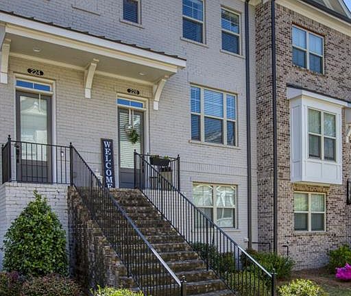 2nd image of 228 Bedford Aly