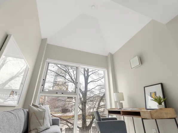 1323 Homer St, Vancouver, BC V6B 5T1