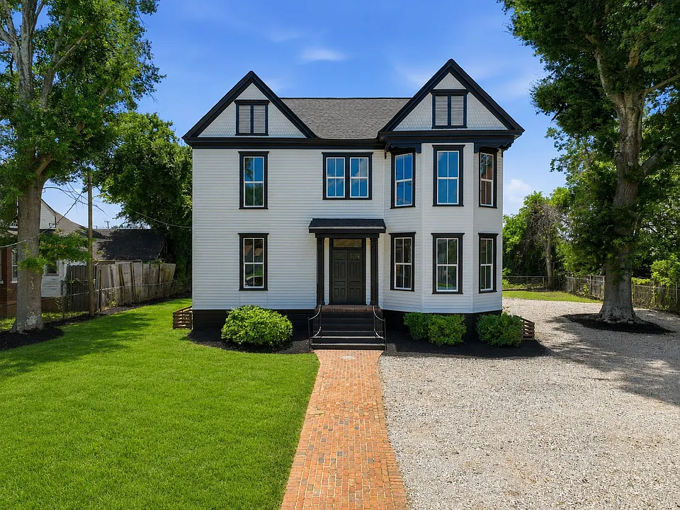 405 Perry Ave #1
