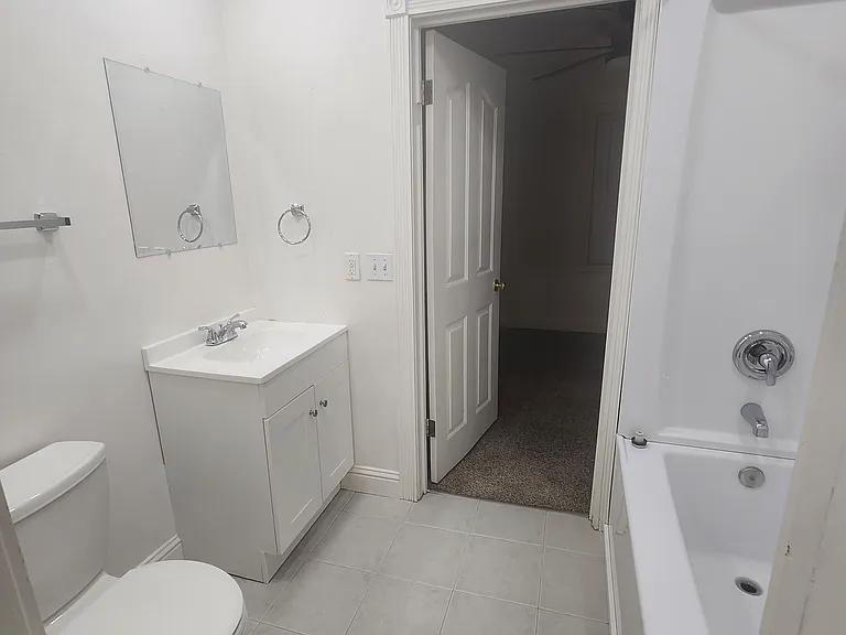 208 Main St #C — Photo 12