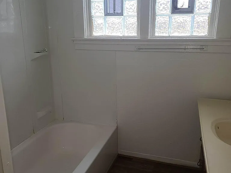 346 Landon St — Photo 16