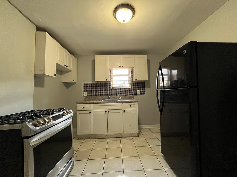133 Elizabeth Ave #2 — Photo 6