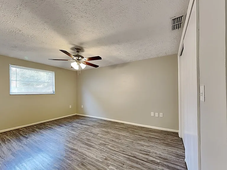 7431 San Moritz Dr — Photo 15