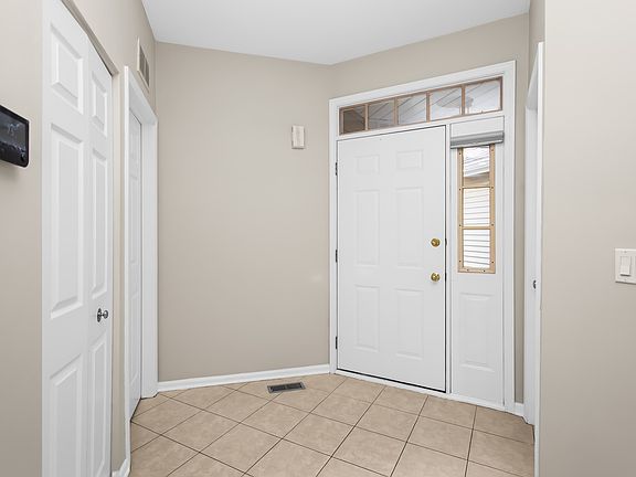 4th image of 2259 Briar Ct