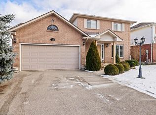 11 Newcombe Rd, Hamilton, ON L9H6Z5