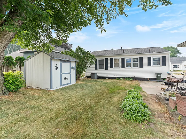 1310 Virginia St — Photo 4