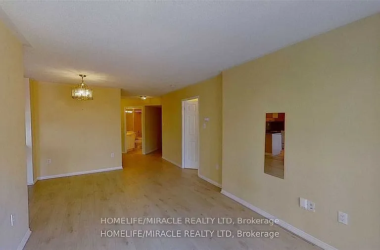 887 Bay St #304 — Photo 24