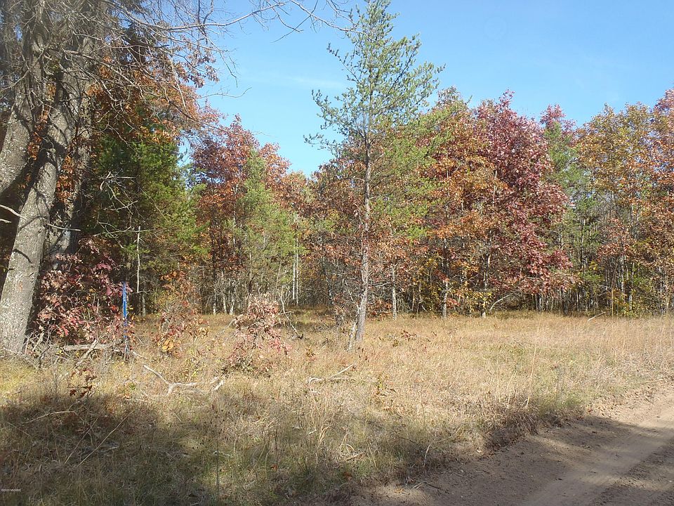 2nd image of Spruce Rd