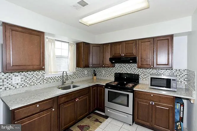 7818 Cloister Pl — Photo 5