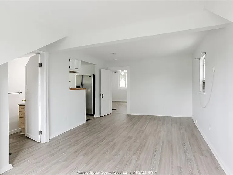 1453 Marentette Ave #UPPER — Photo 14