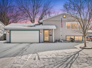 817 E 40th Pl, Griffith, IN 46319