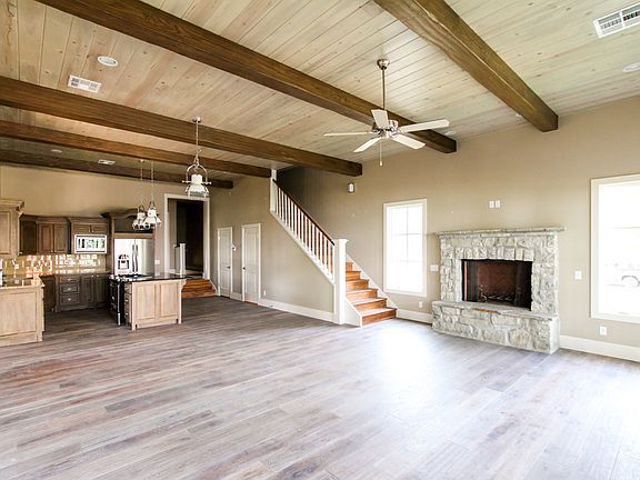 3rd image of 12 Cliff Crest Dr