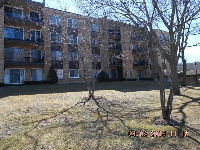 2nd image of 500 W Huntington Commons Rd APT 148