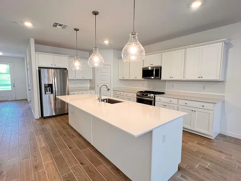 9408 Willow Terrace Dr — Photo 7