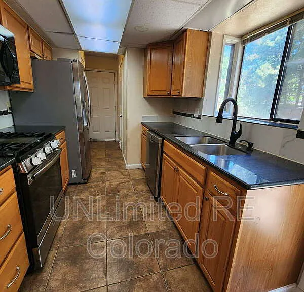10833 W Patterson Pl — Photo 3