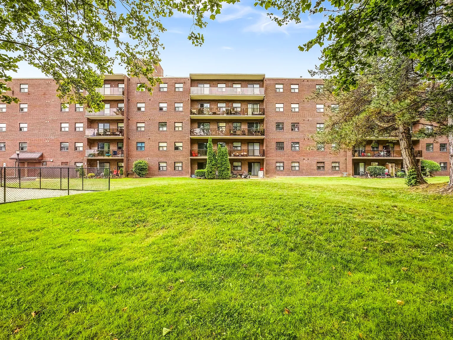 Heritage Place Apartments — Photo 3