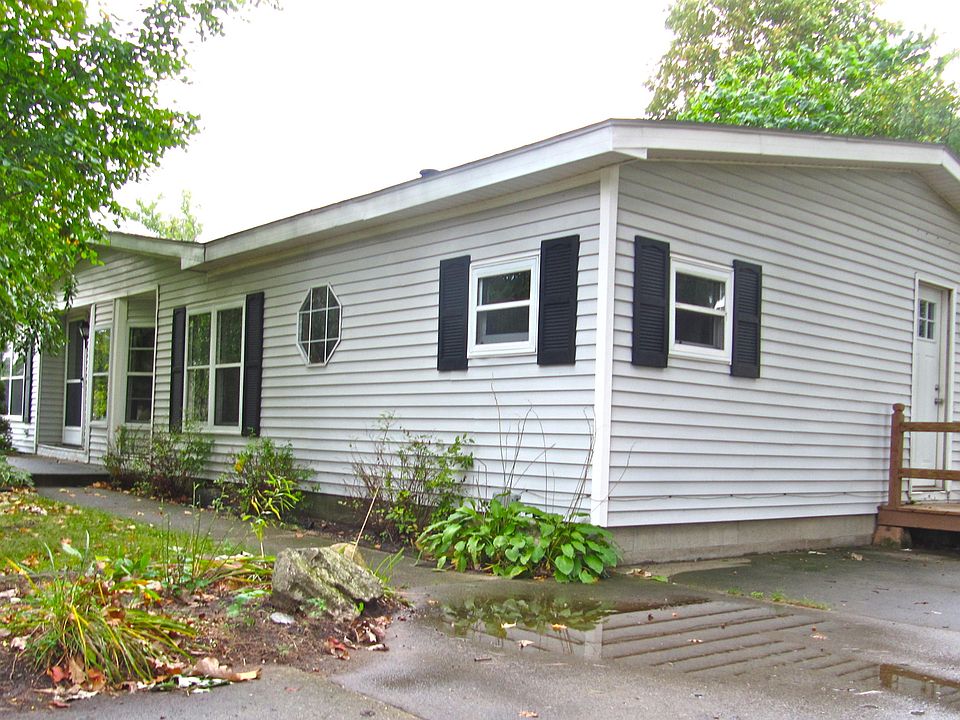 1st image of 5810 Belmont Ave NE