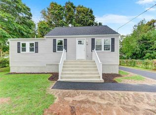 98 Washington Ave, Deer Park, NY 11729