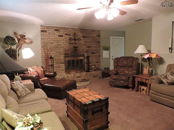 3rd image of 1315 Westridge Ln