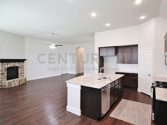 3rd image of 1665 Sheldon Dr