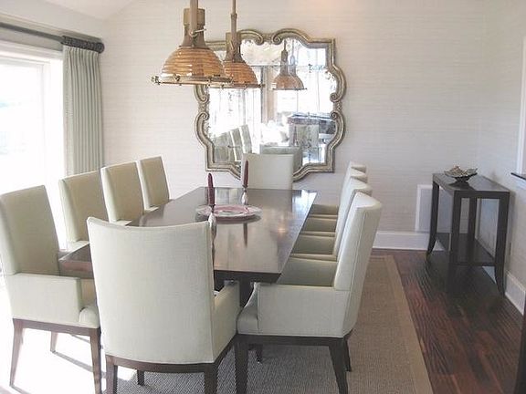 Dine in style by the sea..