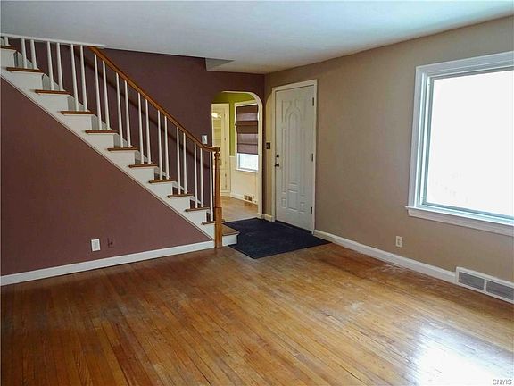 3rd image of 211 Dorwin Ave