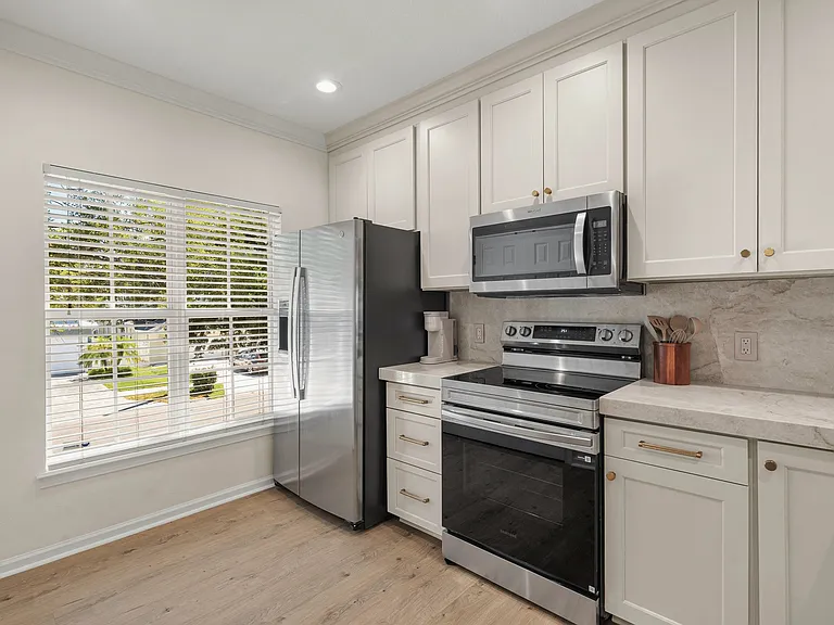 3203 W Horatio St #A — Photo 6