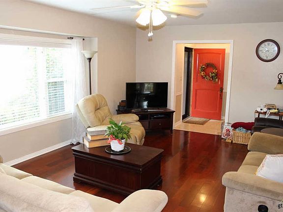 5th image of 726 Dorchester Dr