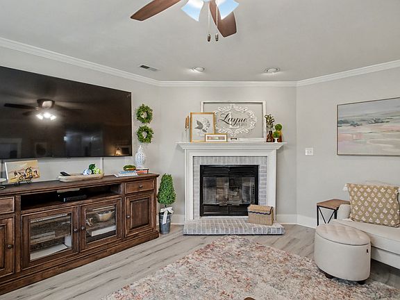 5th image of 1012 Melton Ct