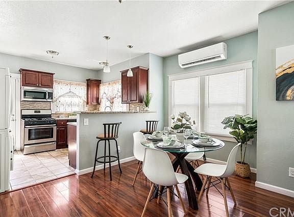 5th image of 204 S Sultana Ave