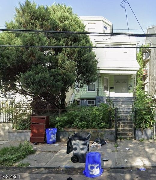 1st image of 55 Seymour Ave