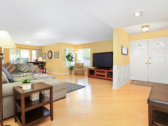 4th image of 2122 Bella Vista Ave
