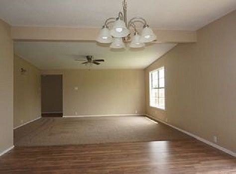 2nd image of 3111 S Oxford Dr