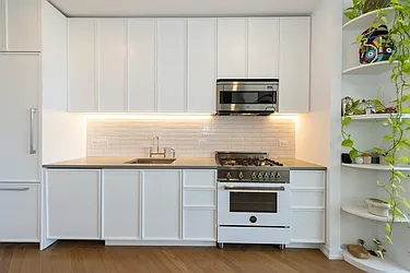 Rented by MaxInvest Real Estate, Inc.