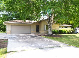 W128N8518 Revere Rd, Menomonee Falls, WI 53051