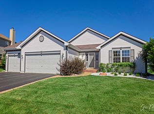 745 N Overlook Cir, Round Lake, IL 60073