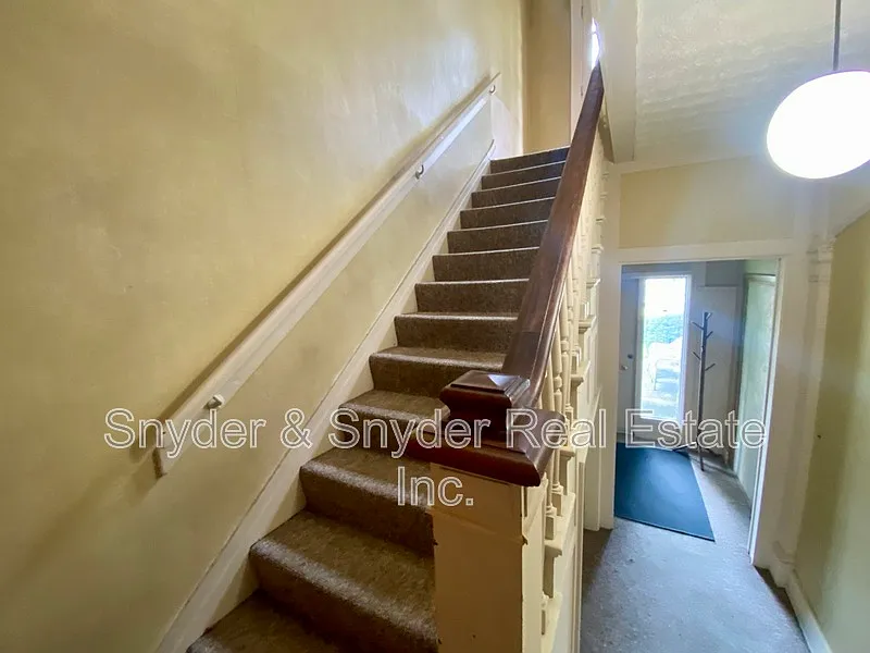 2 bed, 1.0 bath, $1,295 — Photo 4