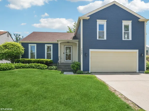 1327 Gail Dr, Buffalo Grove, IL 60089
