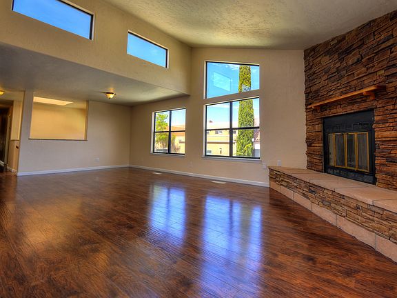 3rd image of 1525 Calle Del Vista Rd NW