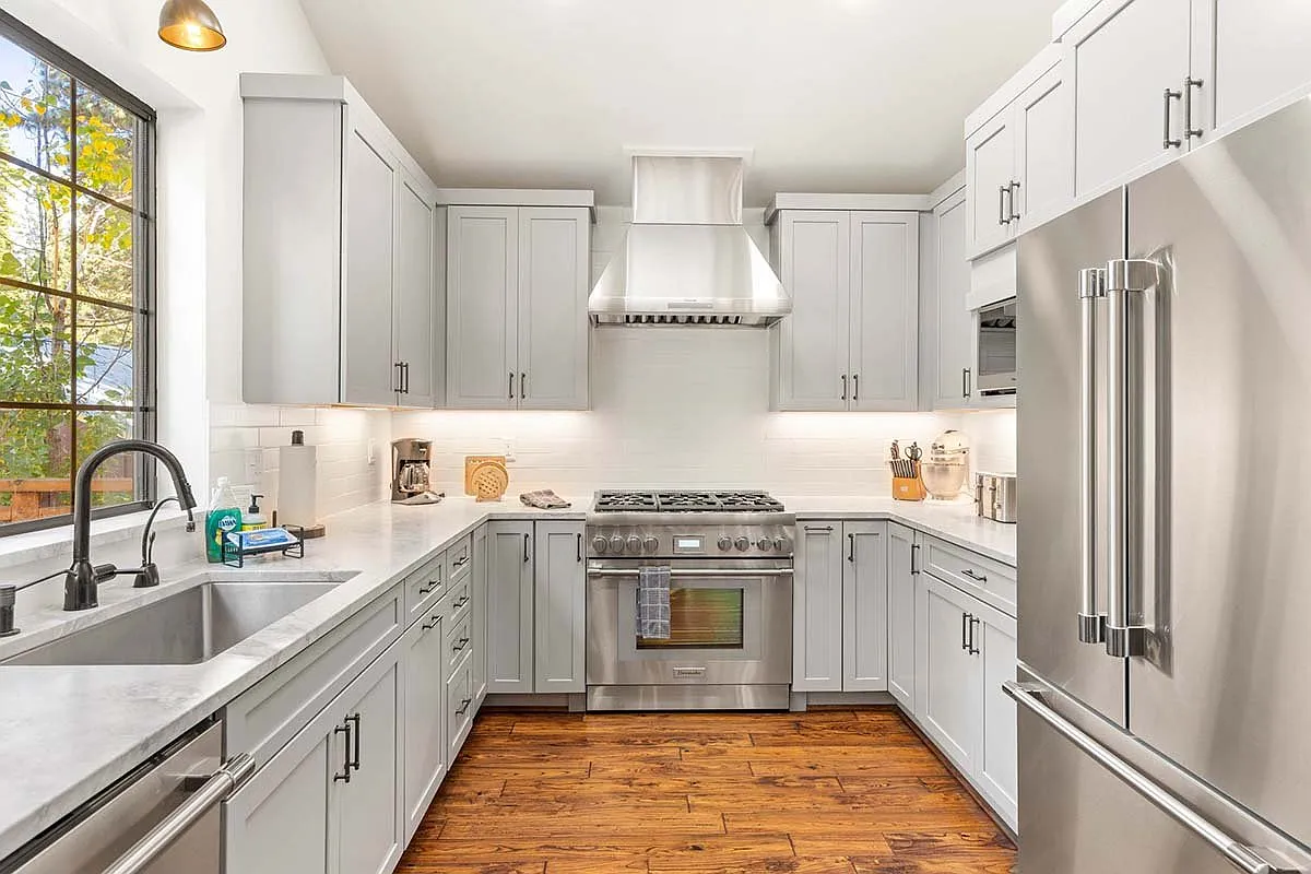 4 bed, 1836 sqft, $10,000 — Photo 3