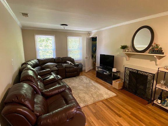 4th image of 1035 Buchon St