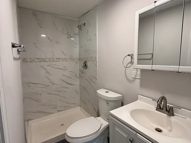 3004-06 S Archer Ave S #4FE — Photo 7